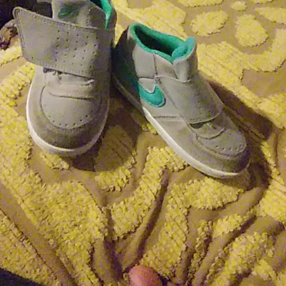 girls grey and teal nike